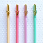 Bow gel pens in yellow cream pink purple and green